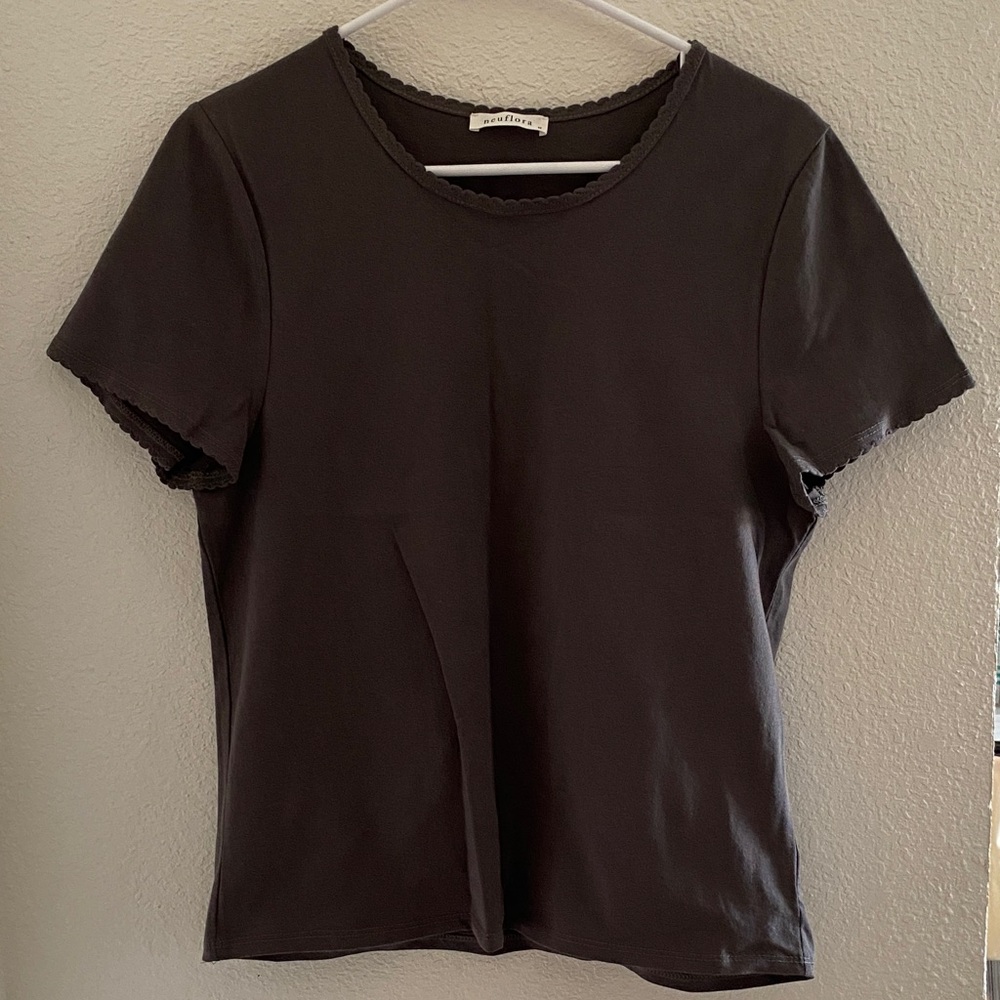 Neuflora Tessa Tee in Coal